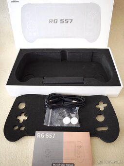 Herní konzole Anbernic RG557 handheld + pouzdro - 7