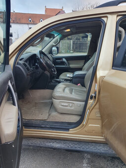 Toyota Land Cruiser 200 - 7