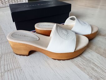 Dámské pantofle dřevaky Tommy Hilfiger - 7