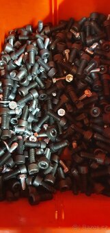 Spojovací materiál, šrouby, imbusy, x set kusů - 7