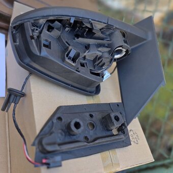 Prodám levé vnější zrcátko VW Caddy (2024). - 7