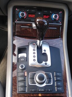 Audi A8 - 7