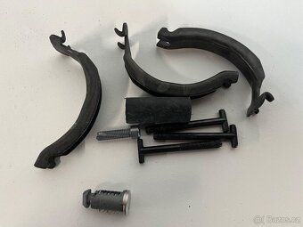 Střešní nosič Bmw G22 G28 - 7