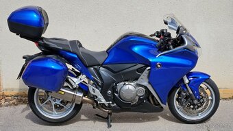 Honda VFR 1200 f - 7