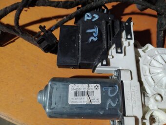 Díly VW Passat B6 2,0 103 kw BKP /iba vypísané diely/ - 7