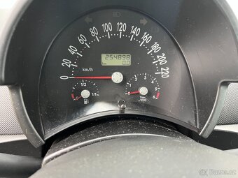 Volkswagen New Beatle 1.6i - 7