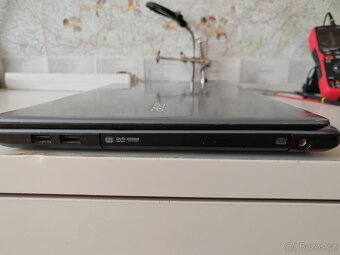 Acer Aspire E15 E5 571G - 7