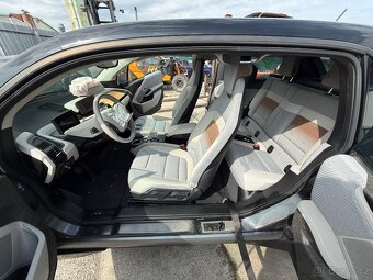 Bmw i3 125kw najeto:51315km rv:2022/7 havarované - 7