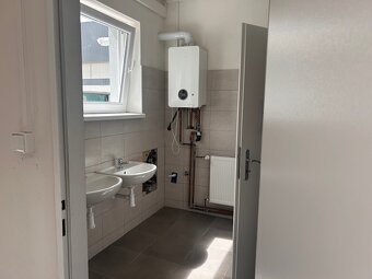 Nebytový prostor sklad výrobní hala - 7