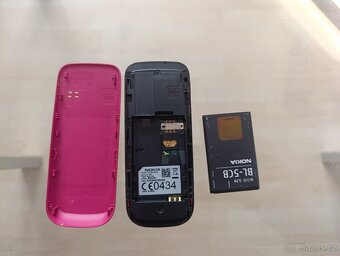 Prodám telefony Nokia 100 - 7