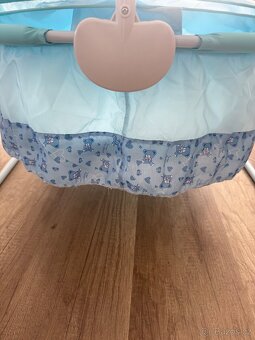 Kolébka s hudbou a houpáním - 7