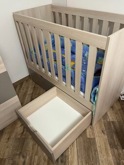 Postýlka a přebalovák s úložným prostorem - 7