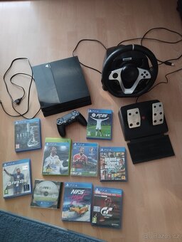 Ps4 + příslušenství - 7