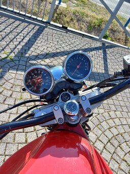 Suzuki GFZ 600 - 7