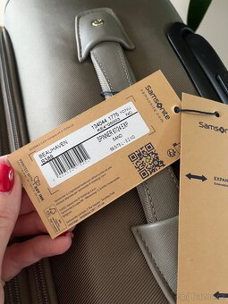 Středně velký nový kufr Samsonite - 7