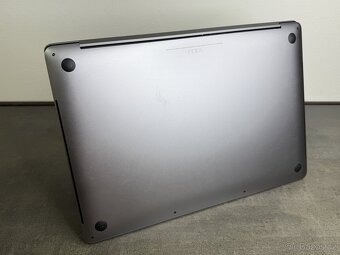 MacBook Pro 16'' 2019 / i7 / 16GB / 512GB SSD / Space Gray - 7