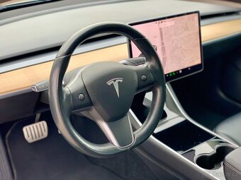 Tesla Model 3 Performance/Dual Motor/AWD/377 kW/2019 - 7