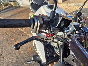 TRIUMPH STREET TRIPLE 765 R 2024 - 7