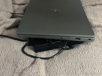 Dell Latitude 7400 – i7, 16 GB RAM, 477 GB SSD + nabíječka + - 7