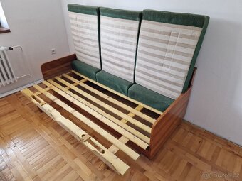 Rozkládací gauč + 2 křesla +stolek - 7