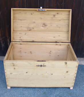 Starožitná truhla s vloženým platem - 7