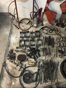 TATRA 603 náhradní díly - 7