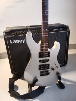 SLEVA - Pololampove Kytarové kombo Laney LV 300 twin - 7