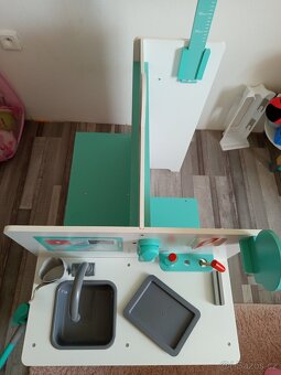 Playtive dřevěná lékařská ordinace - 7