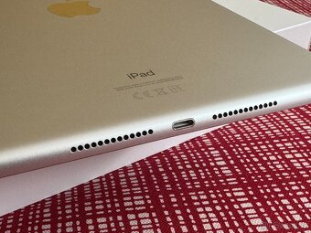 Prodám iPad 8. generace (A2270) – 32 GB, Wi-Fi, bílý - 7