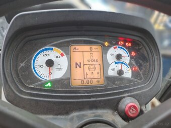 Traktor s lesnickou nástavbou New Holland T5.95 - 7