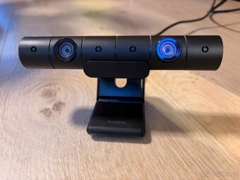 Playstation 4 Pro 1TB s prislusenstvim - 7