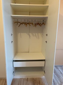 Rohová sestava- skříně do obývacího pokoje IKEA - 7