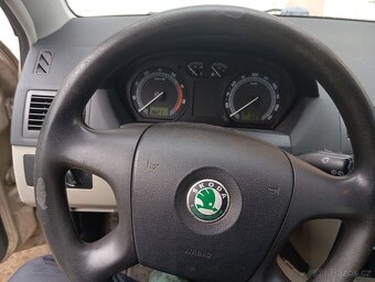 Škoda fabia 1.2 HTP 2 majitel.stk ještě rok a půl - 7