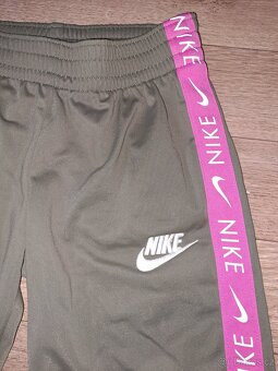 Sportovní souprava NIKE vel. 10-11 let - 7