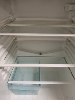 velká lednice Electrolux A+ s mrazákem - 7