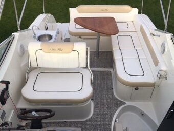 PRODÁM KAJUTOVOU LOĎ Sea Ray 250 SUNDANCER, 350 MPI - 7