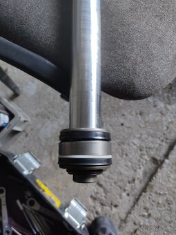 1,5t hydraulický nůžkový zvedák DDR přetěsněný + nový olej - 7