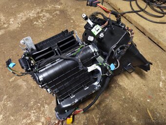 NÁHRADNÍ DÍLY vw multivan t5 128kw - 7