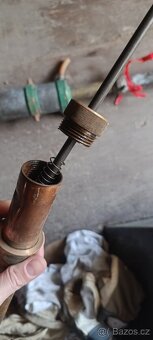 Stará pípa, džberovka, mosazná pumpa - 7