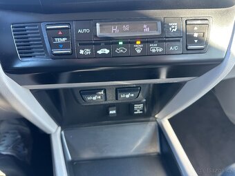 Honda Civic 1.8i automat - 7