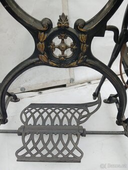 Šicí stroj stary - 7