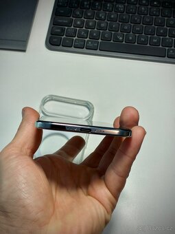 IPhone 17 Air + Pitaka - 7