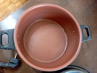 Remoska střední hnědá - 7