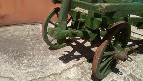 Starý dřevěný vozík - pozůstalost. - 7