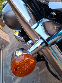 Suzuki Intruder C800 - 7