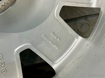 Originál alu kola Škoda 5x112 R17, letní pneu 225/45 R17 - 7