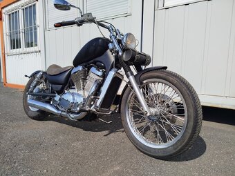 Suzuki VS 700 Intruder - 7