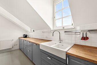 Zařízený, výjimečně prostorný byt 2+1 (124 m²) - 7