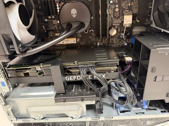 Herní počítač Dell Alienware Aurora R13 - 7