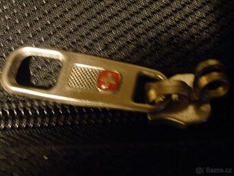 Značkový cestovní kufr WENGER - 7